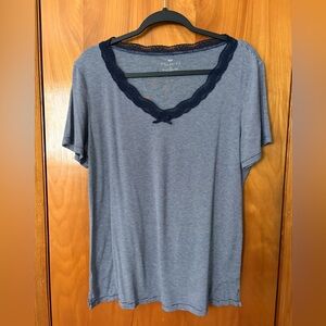 Talbots Blue V-neck Tee with Navy Lace Detail Size M Summer